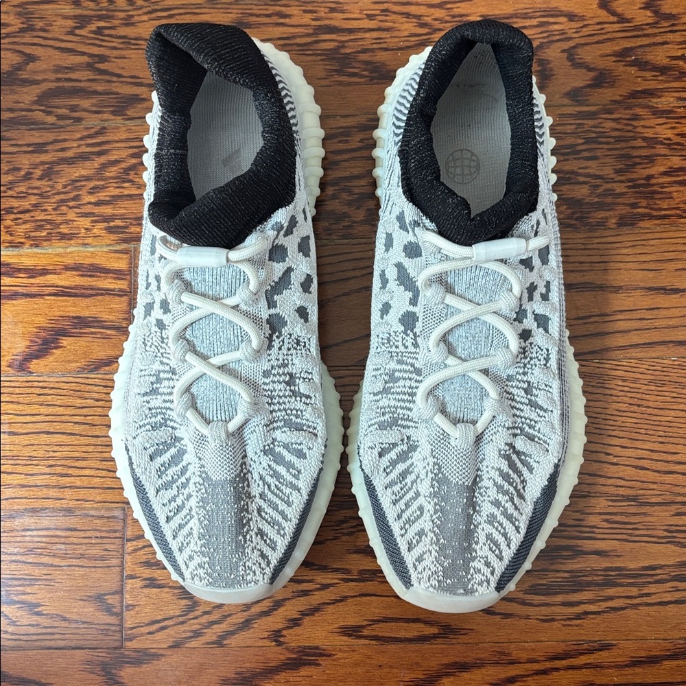 YEEZY YZY 250 V2 CMPCT Knit Men’s size: 11 gently worn - Picture 3 of 7